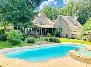 81 Timber Creek Dr, Picayune, MS 39466