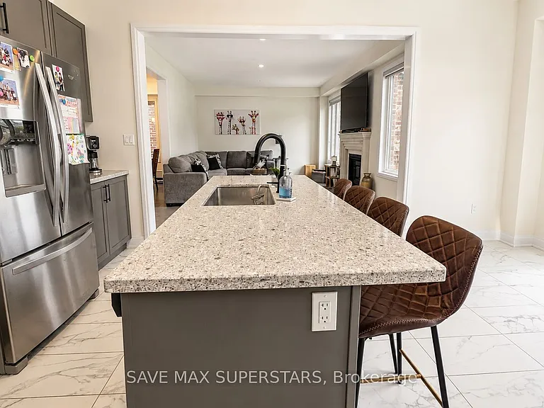 4 Sweet Cicely St — Photo 15