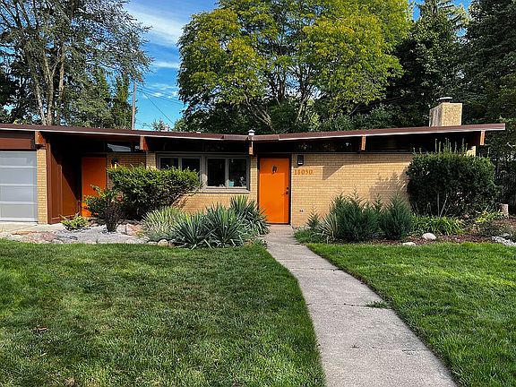 5th image of 18050 Kinross Ave