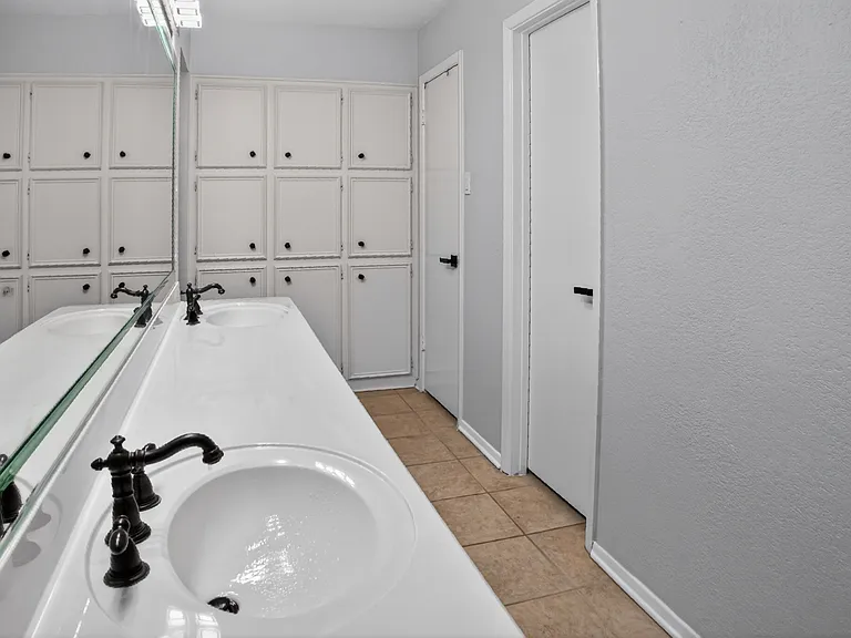 6425 Heidelburg Ct — Photo 25