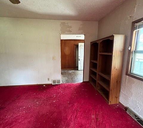 4th image of 206 Garrison Ave