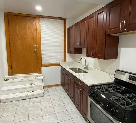 3rd image of 3431 W Hirsch St #Bw