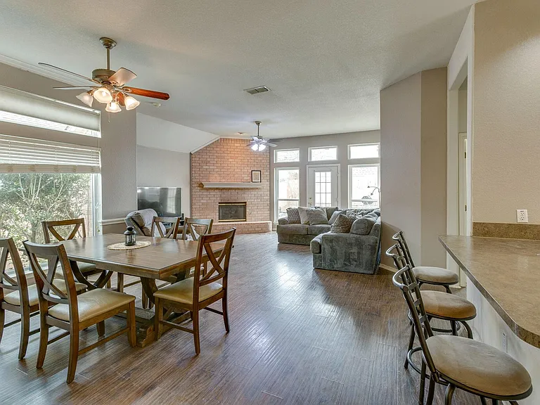 9005 Tyne Trl — Photo 2