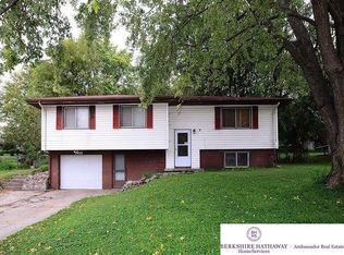 3806 N 211th St, Elkhorn, NE 68022