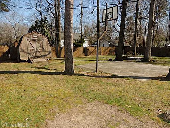 5th image of 311 Largo Dr