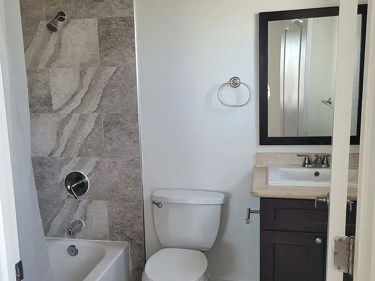 165 N Hoover St — Photo 85