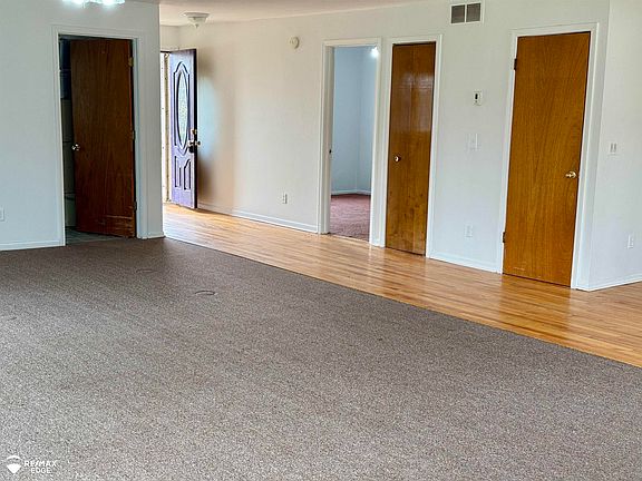 5th image of 7011 Porter Rd