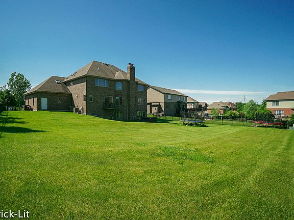 3rd image of 8663 Cullen Dr