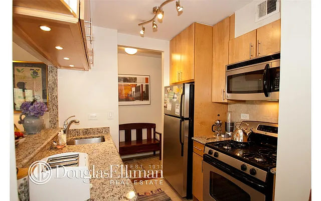 Rented by Douglas Elliman | media 30