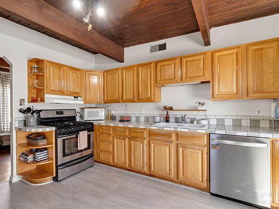 3rd image of 2620 Georgia St NE