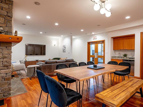 5th image of 3012 Alpine Cres