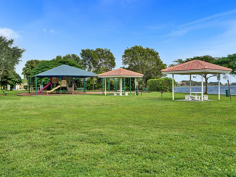 1245 SW 46th Way — Photo 34