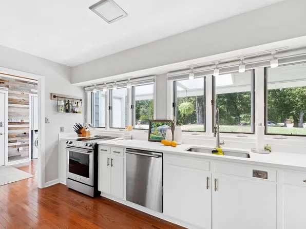 621 Greenwood Rd, Chapel Hill, NC 27514