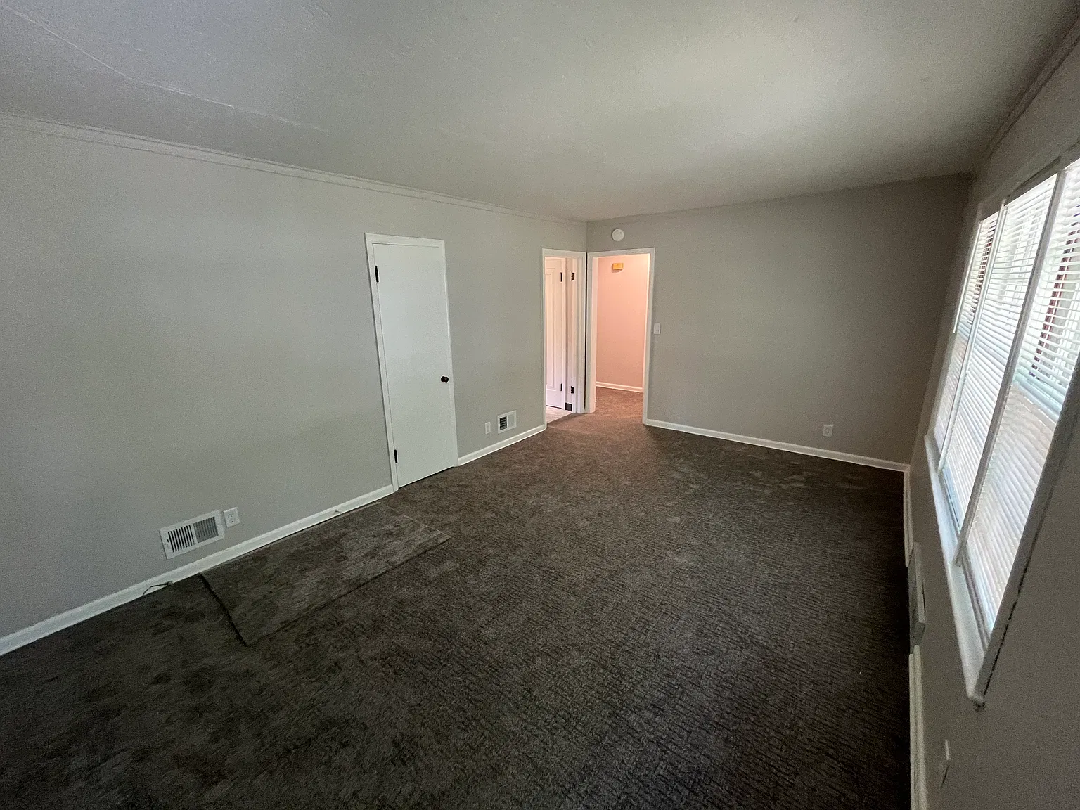 2 bed, 800 sqft, $1,050 — Photo 1