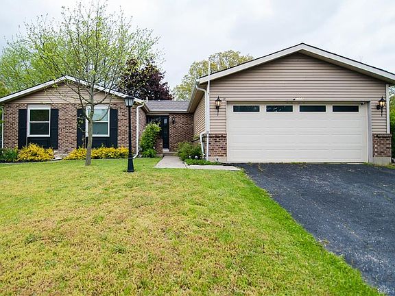 2nd image of 6001 Pine Glen Ln