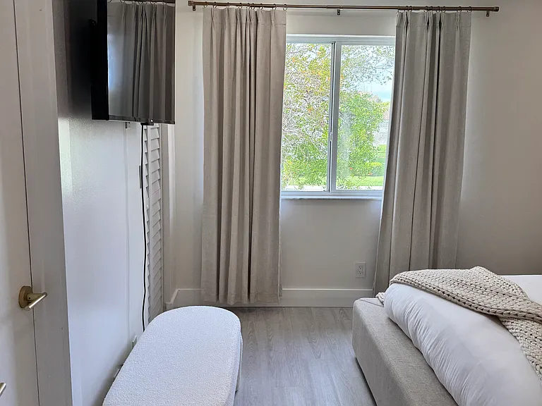 4453 SW 11th Pl — Photo 13