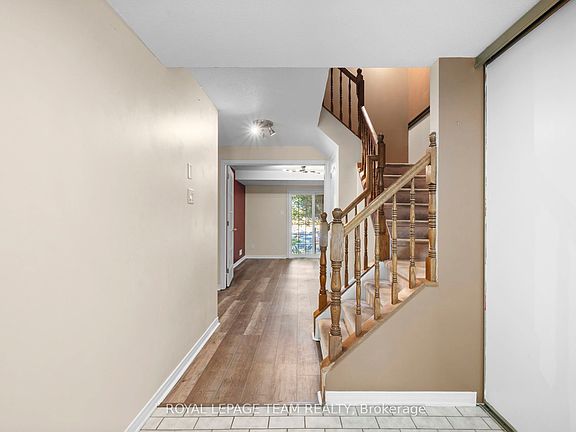 3rd image of 8 Mannington Ct