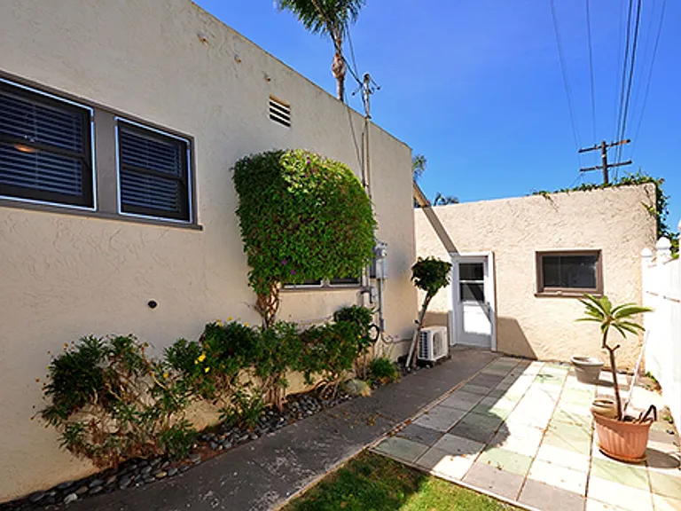 702 Leonard Ave — Photo 13