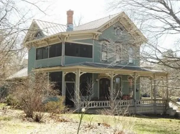 1011 Woodlawn Ave, Iowa City, IA 52245