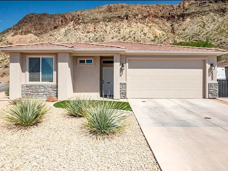 2305 S 630 W — Photo 2