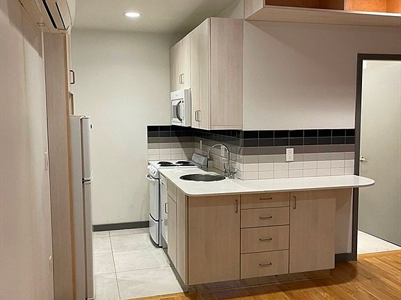 4th image of 140 Bowdoin St #20