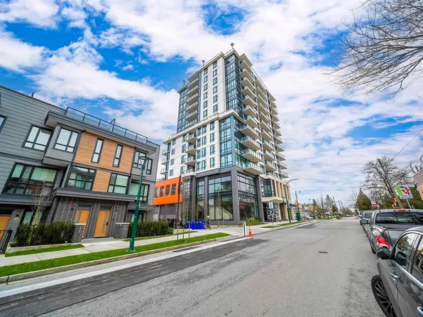 3996 Dumfries St #1302, Vancouver, BC V5N 3S3
