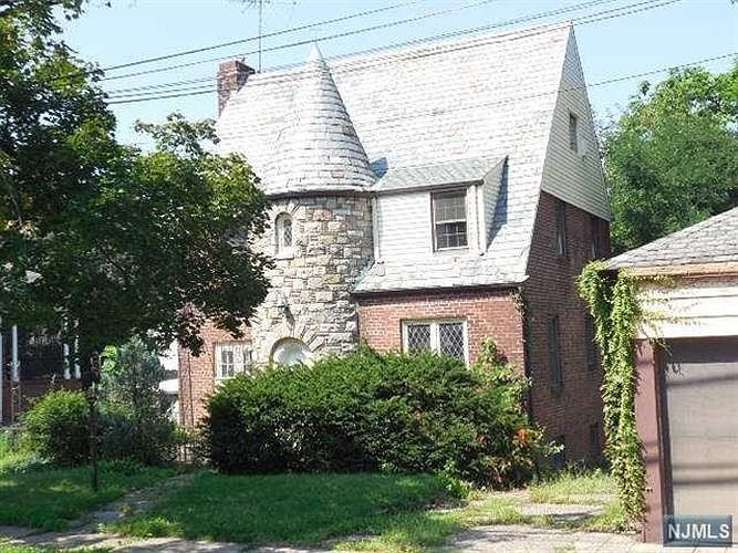 1st image of 268 Wall Ave #270