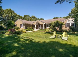 10 Old Fields Ln, Quogue, NY 11959