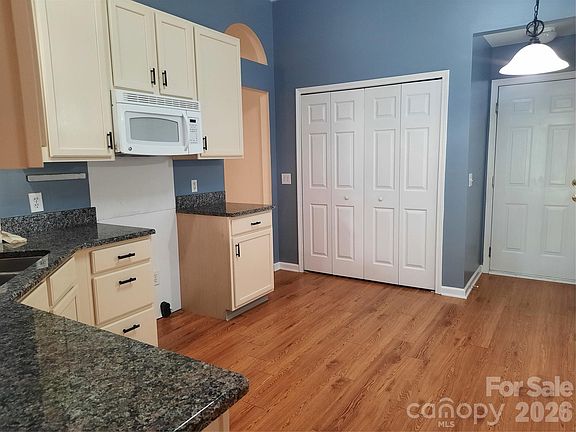 5th image of 5921 Brookstone Dr NW