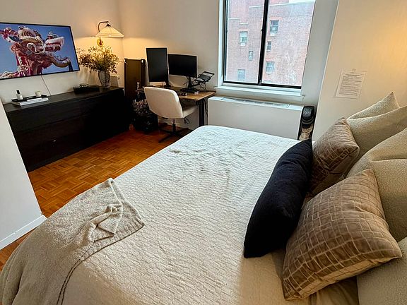 5th image of 140 Charles St APT 5E