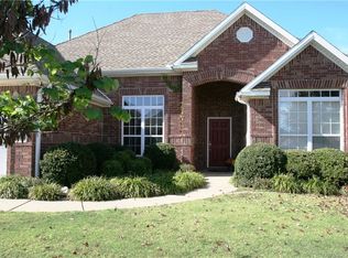 525 N Monroe Station Dr, Fayetteville, AR 72704