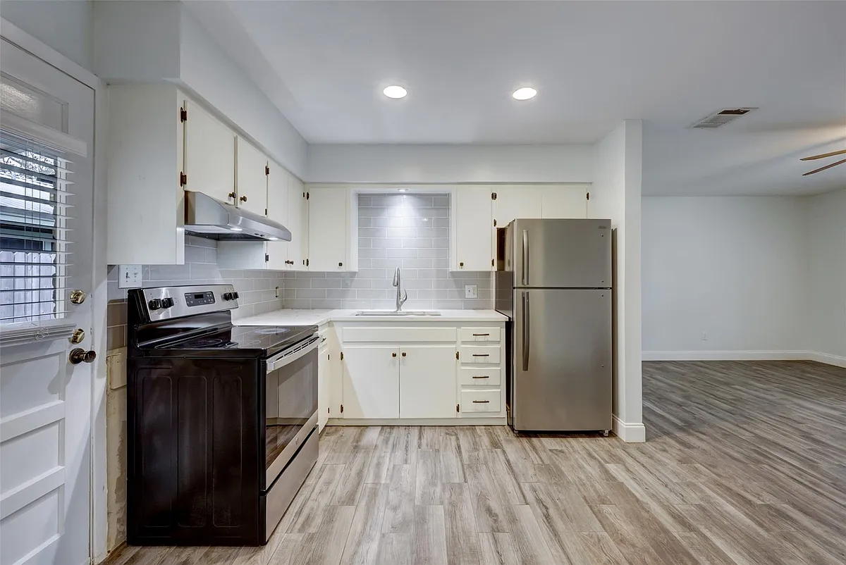 Building Photo - 2701 Saint Edwards Cir #A
