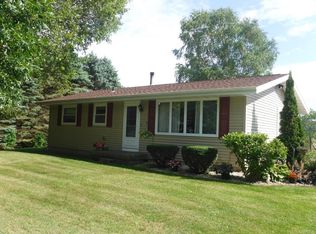 8211 Reifs Mills Rd, Manitowoc, WI 54220