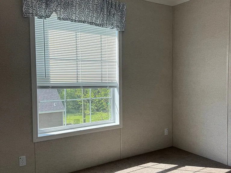 465 Royal Manor Rd #5 — Photo 11
