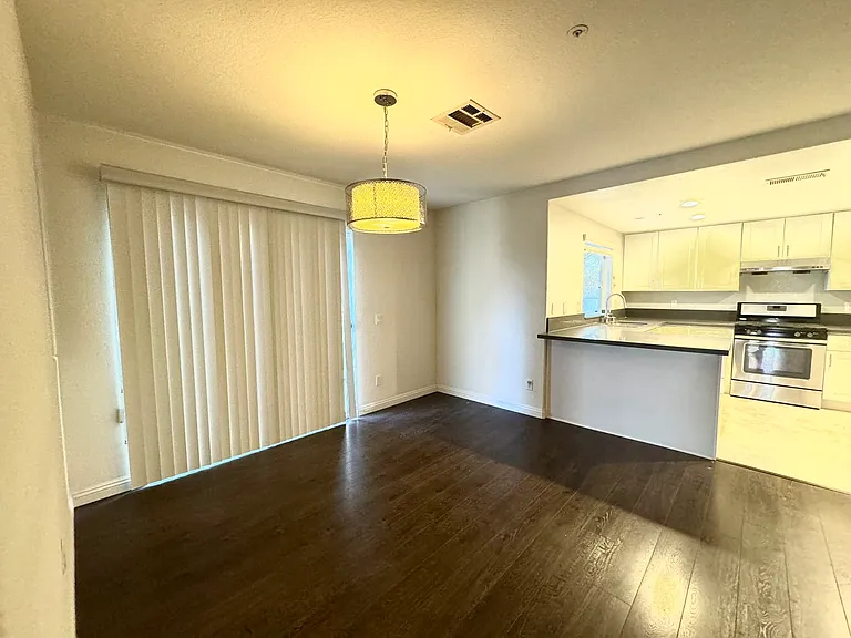 439 S Alhambra Ave — Photo 5