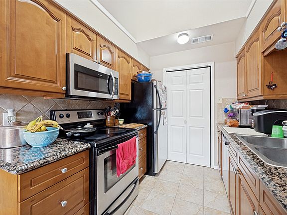 4th image of 5644 Cedar Creek Dr