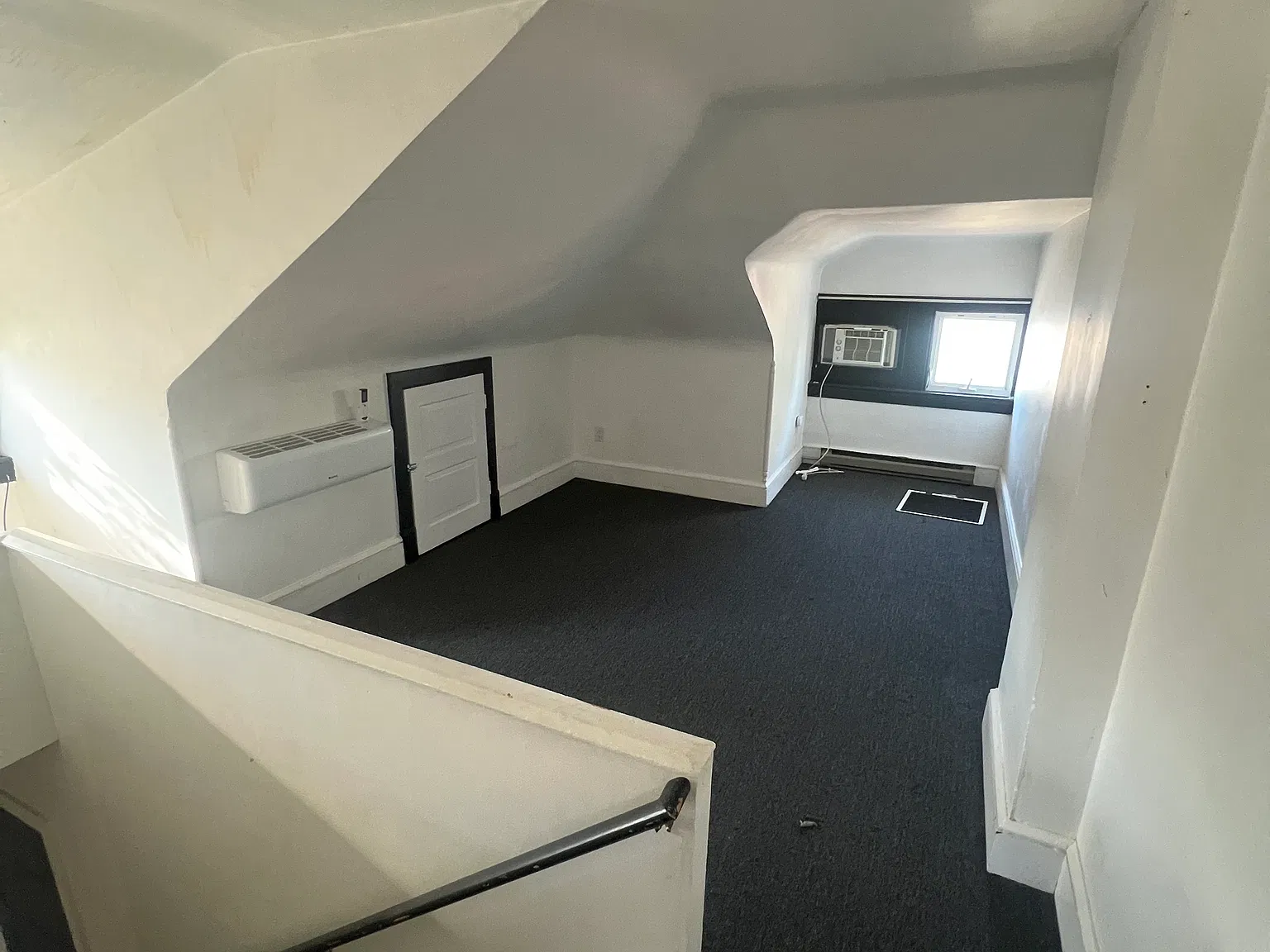 2 bed, 900 sqft, $1,300 — Photo 4