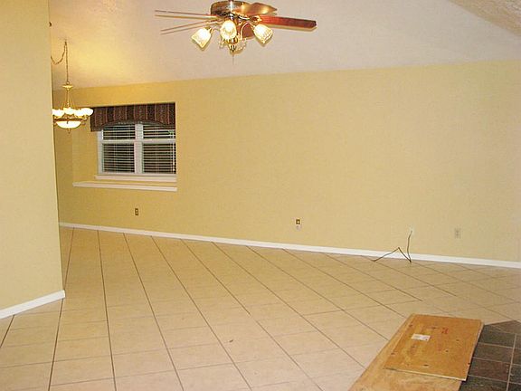 5th image of 421 Holly Fern Dr