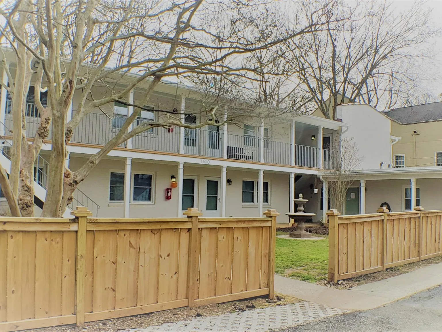 2 bed, 810 sqft, $1,695 — Photo 1