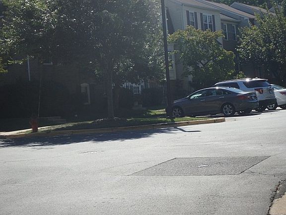 4th image of 650 Ivy League Ln