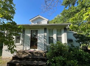1127 Hillcrest Rd, Wellsville, OH 43968