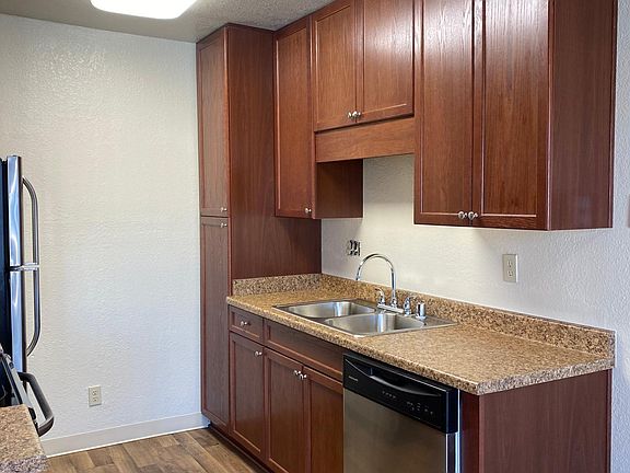 4th image of 1905 E Grand Ave APT 14