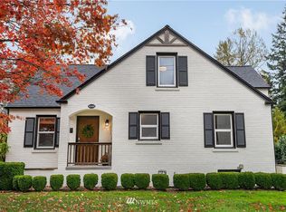 8566 Meadowbrook Way SE, Snoqualmie, WA 98065