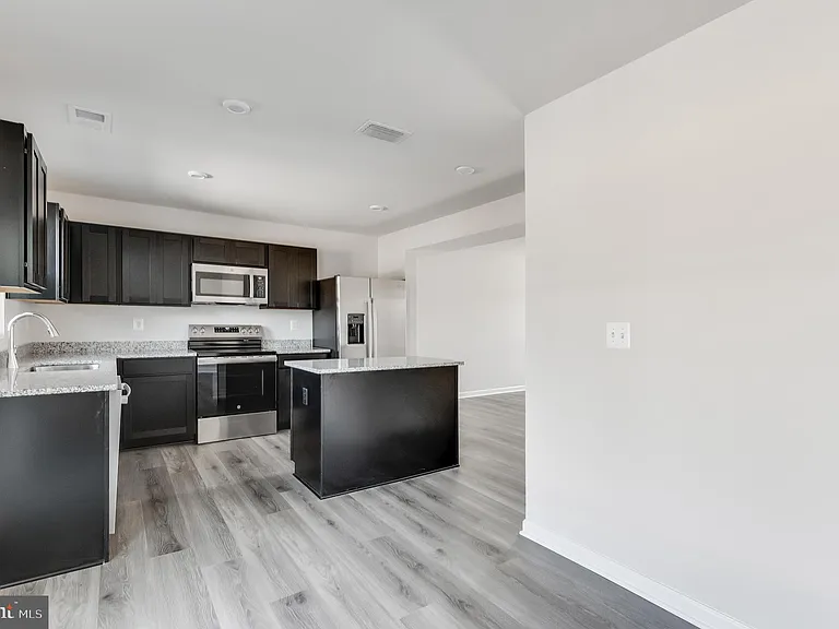7301 Statesman Blvd — Photo 8