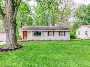 1140 Valley Dr NW, North Canton, OH 44720