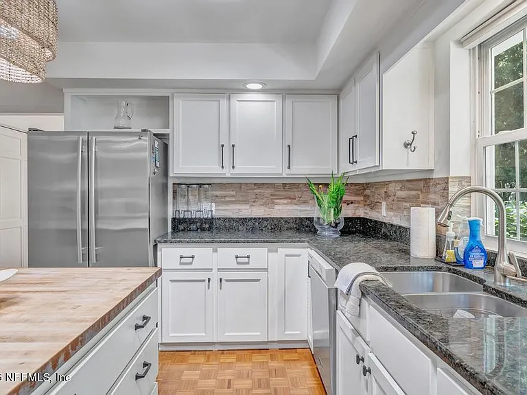 1452 Seminole Rd — Photo 22
