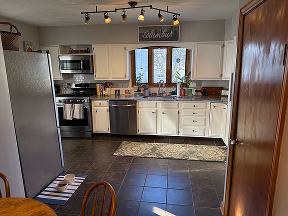 5th image of 103 Sunnyside Dr