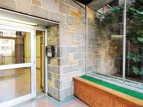 3rd image of 270 N Broadway APT 3E