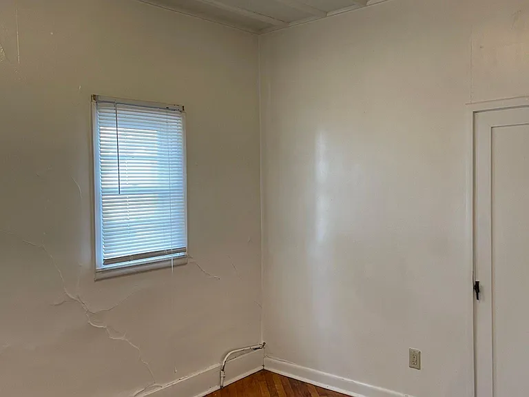 816 E Market St #A — Photo 8