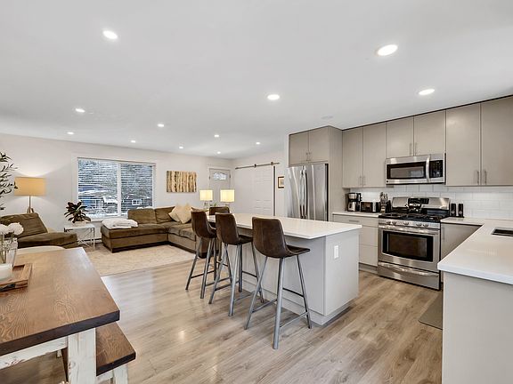 4th image of 40410 Perth Dr